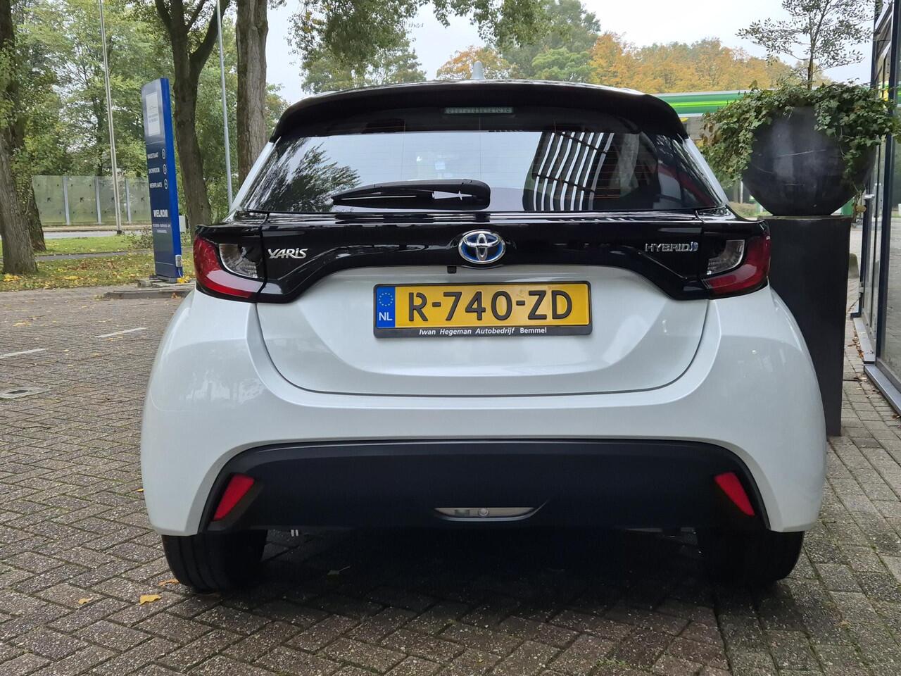 Toyota YARIS 1.5 Hybrid AUTOMAAT | Navigatie via Smartphone | Apple Carplay | Climate Control | Cruise Control | Parkeercamera