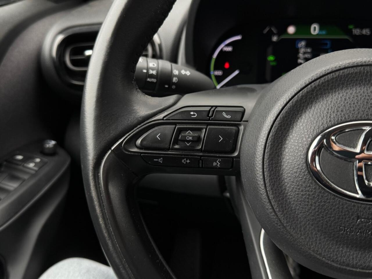 Toyota YARIS 1.5 Hybrid Comfort - navi - apple/android- camera