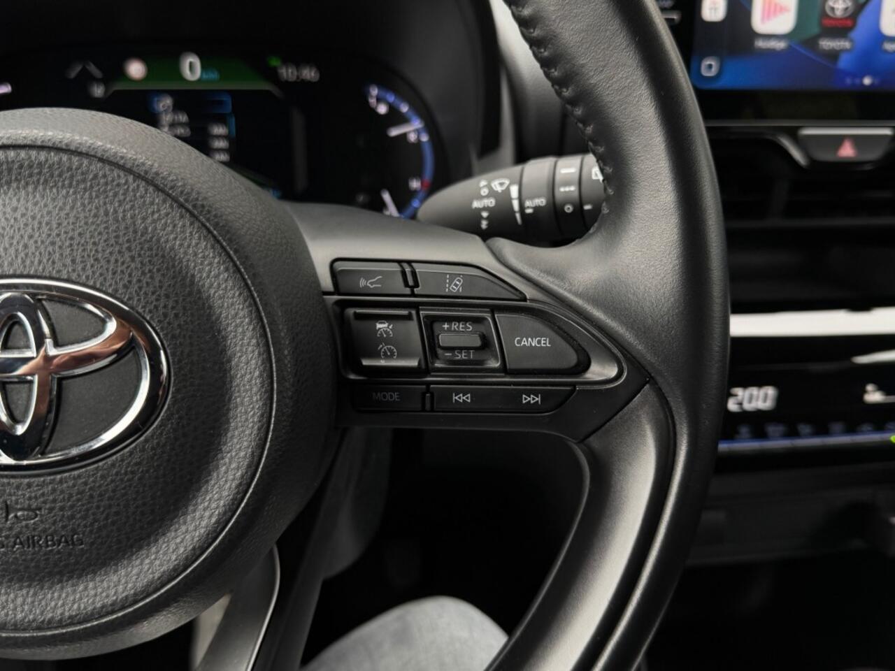 Toyota YARIS 1.5 Hybrid Comfort - navi - apple/android- camera