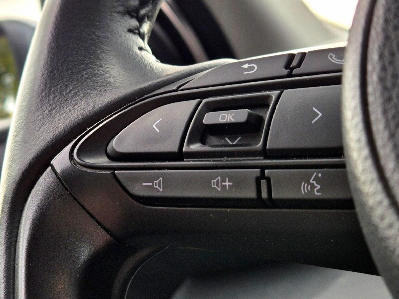 Toyota YARIS 1.5 Hybrid Automaat Dynamic | Stoelverwarming | Cruise