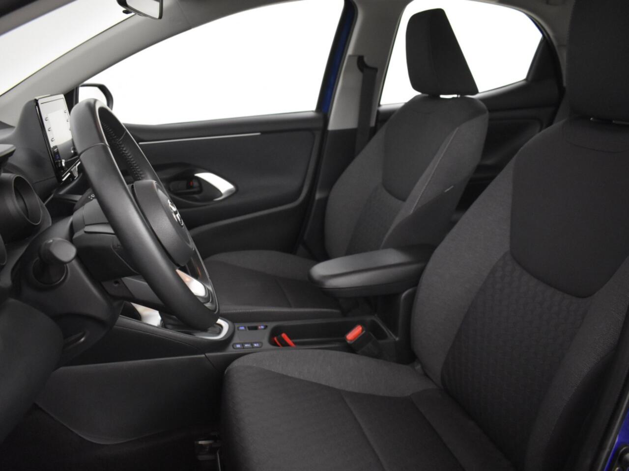 Toyota YARIS 1.5 Hybrid Dynamic | Camera | Apple & Android Carplay | Led