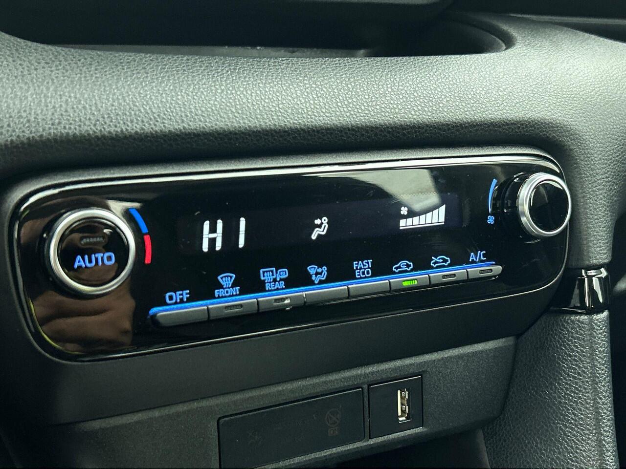 Toyota YARIS 1.5 Hybrid Active Auto. Navigatie Apple Carplay/Android Auto Camera Adaptive Cruise Control Climate Control