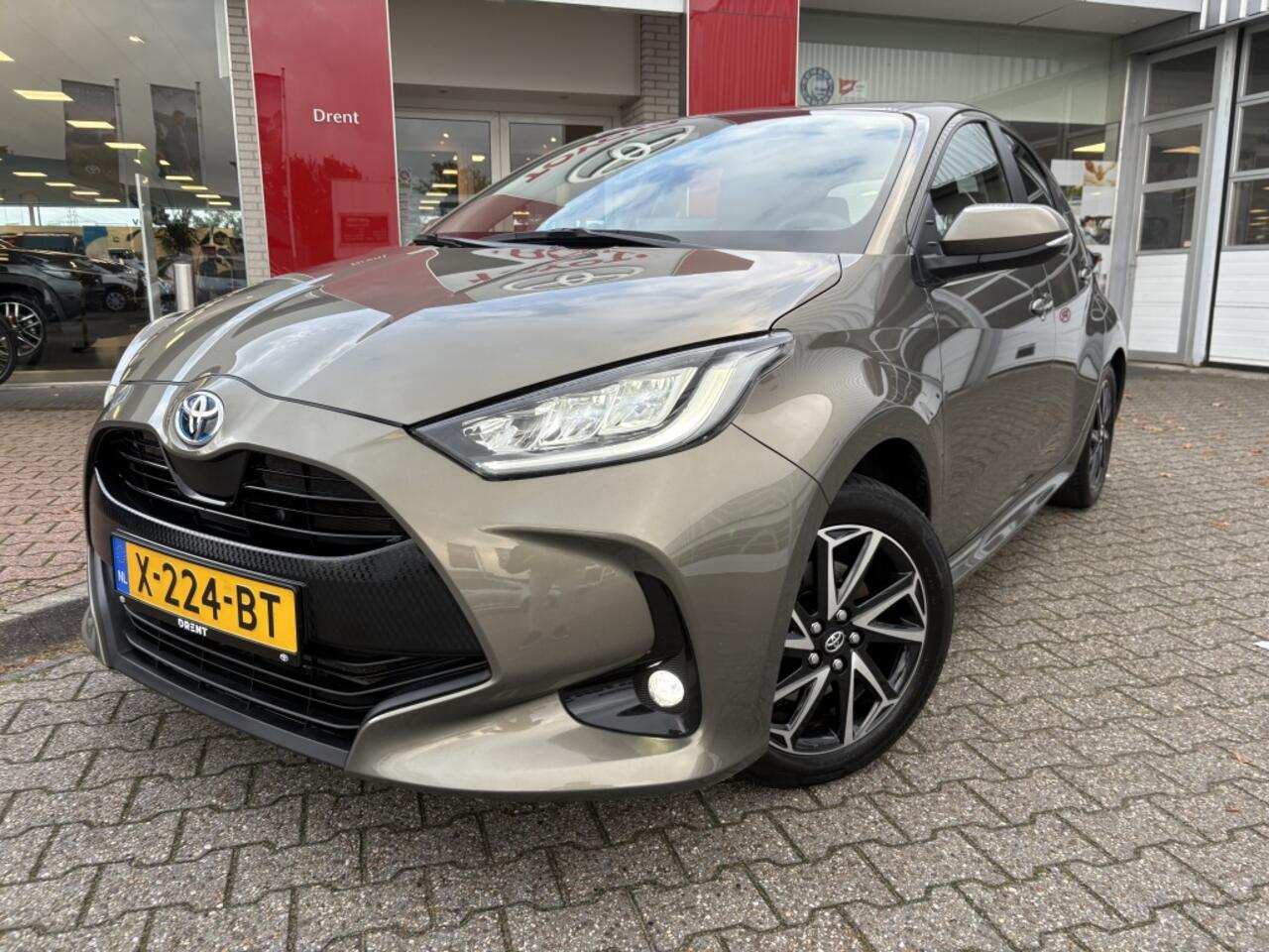 Toyota YARIS 1.5 Hybrid Dynamic | All season | Apple CarPlay/Android auto |