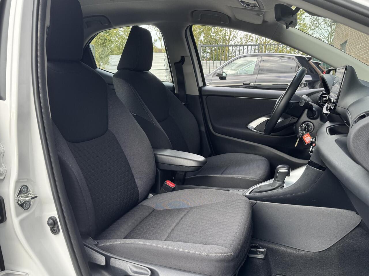 Toyota YARIS 1.5 HYBRID ACTIVE I AUTOMAAT I APPLE CARPLAY I P-CAMERA I ADAPT. CRUISE CONTROL