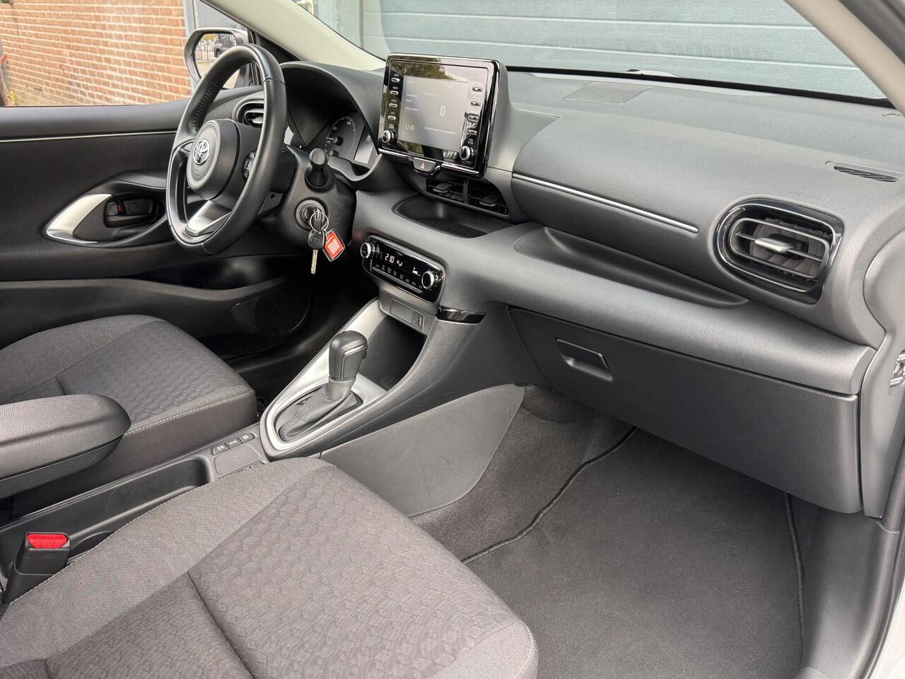 Toyota YARIS 1.5 HYBRID ACTIVE I AUTOMAAT I APPLE CARPLAY I P-CAMERA I ADAPT. CRUISE CONTROL