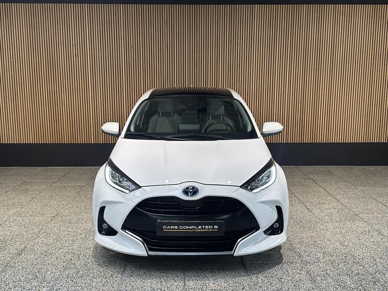 Toyota YARIS 1.5 Hybrid Executive Panodak | JBL | Head-Up display