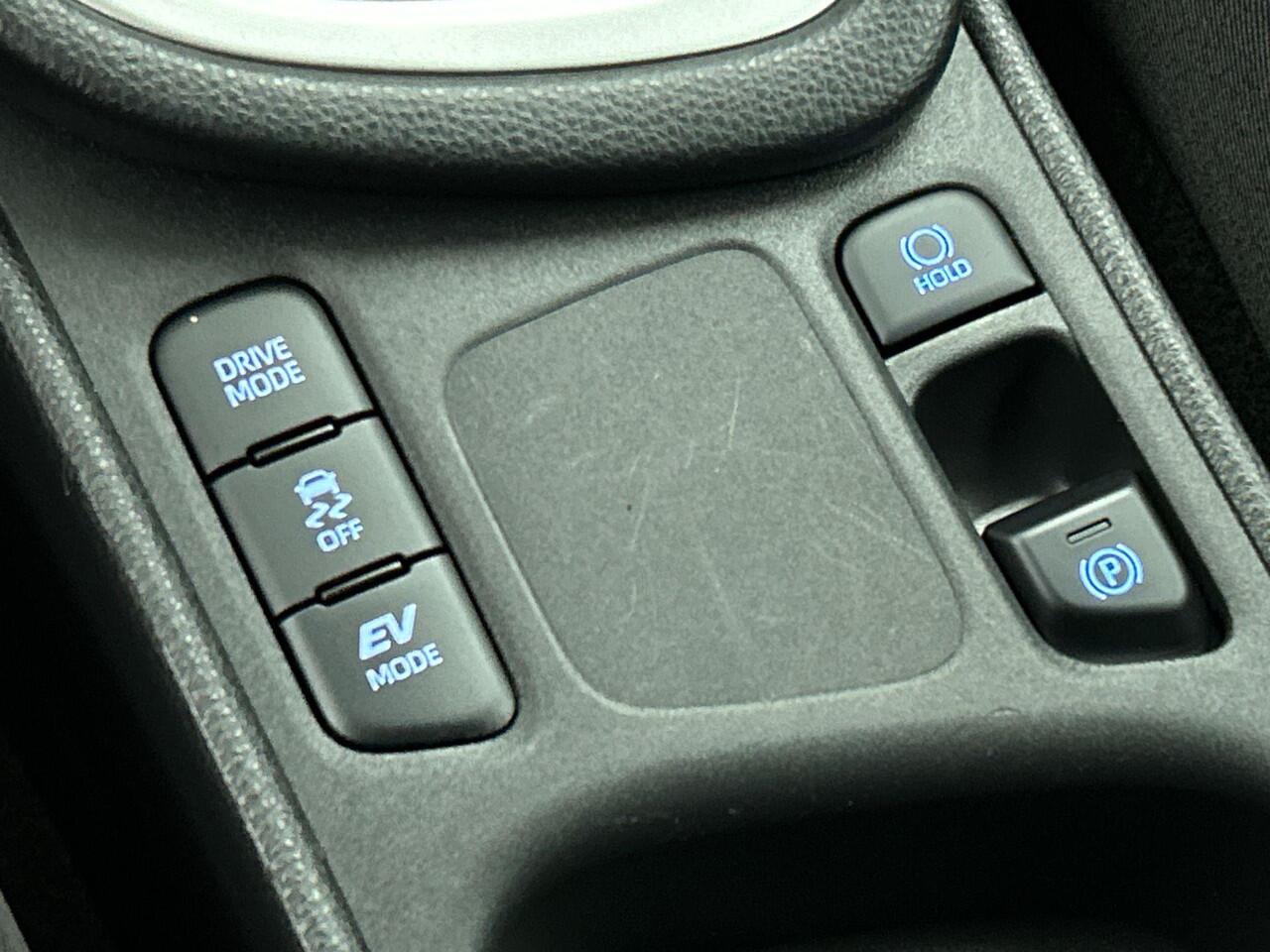 Toyota YARIS 1.5 Hybrid Active Auto. Navigatie Apple Carplay/Android Auto Camera Adaptive Cruise Control Climate Control