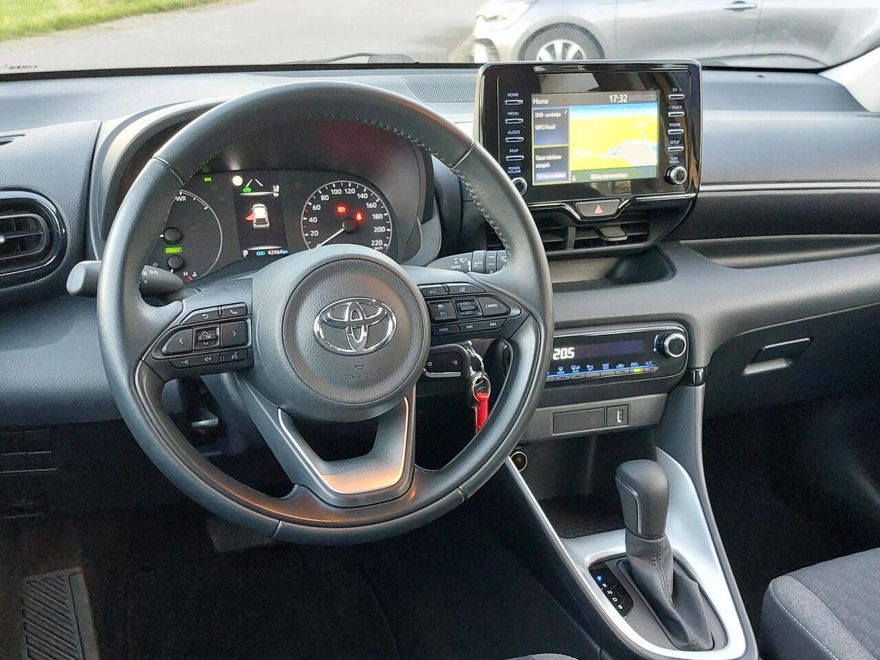 Toyota YARIS 1.5 Hybrid Active CRUISE | NAVI | NL-auto | rijklaarprijs !!