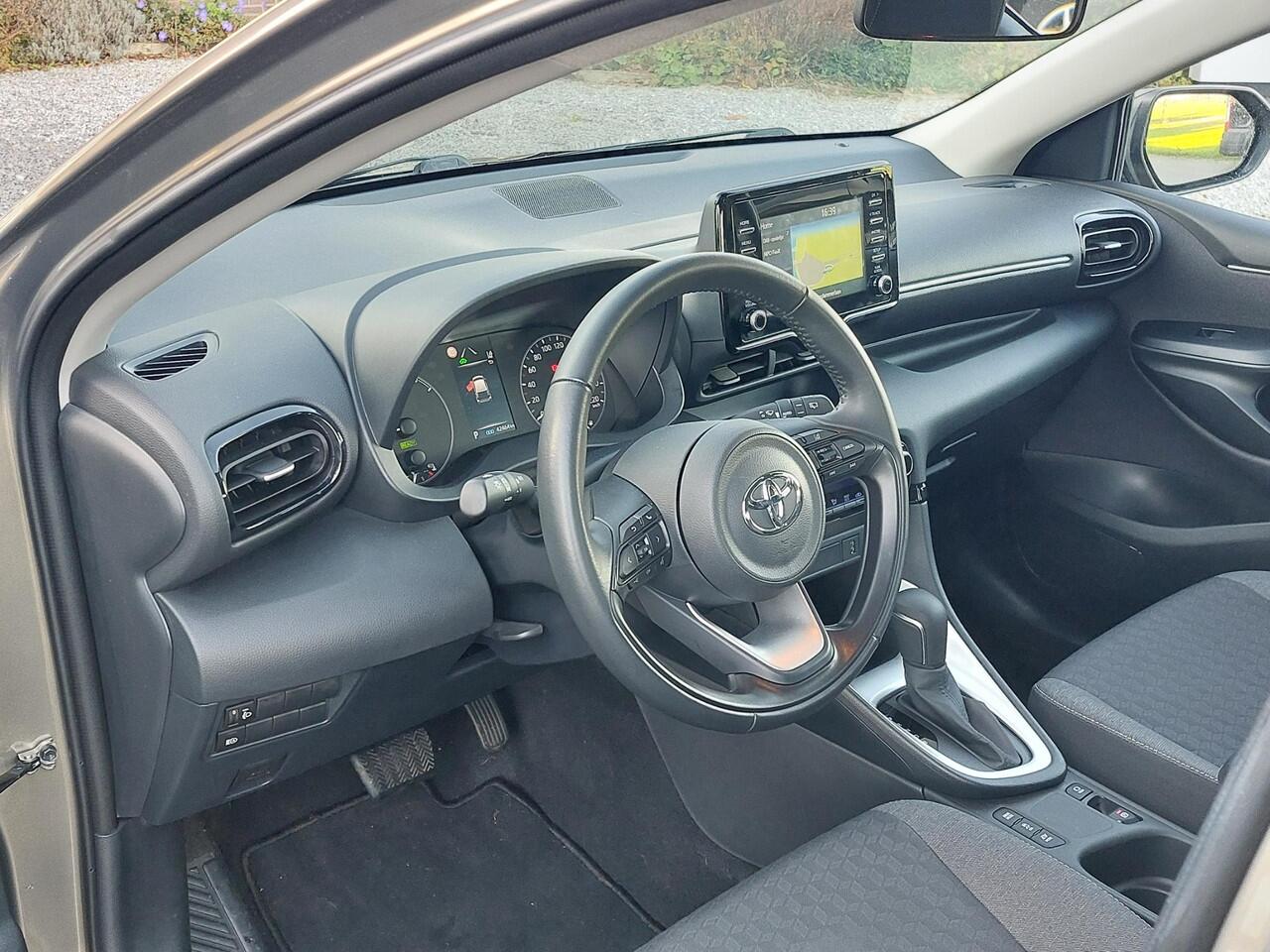 Toyota YARIS 1.5 Hybrid Active CRUISE | NAVI | NL-auto | rijklaarprijs !!