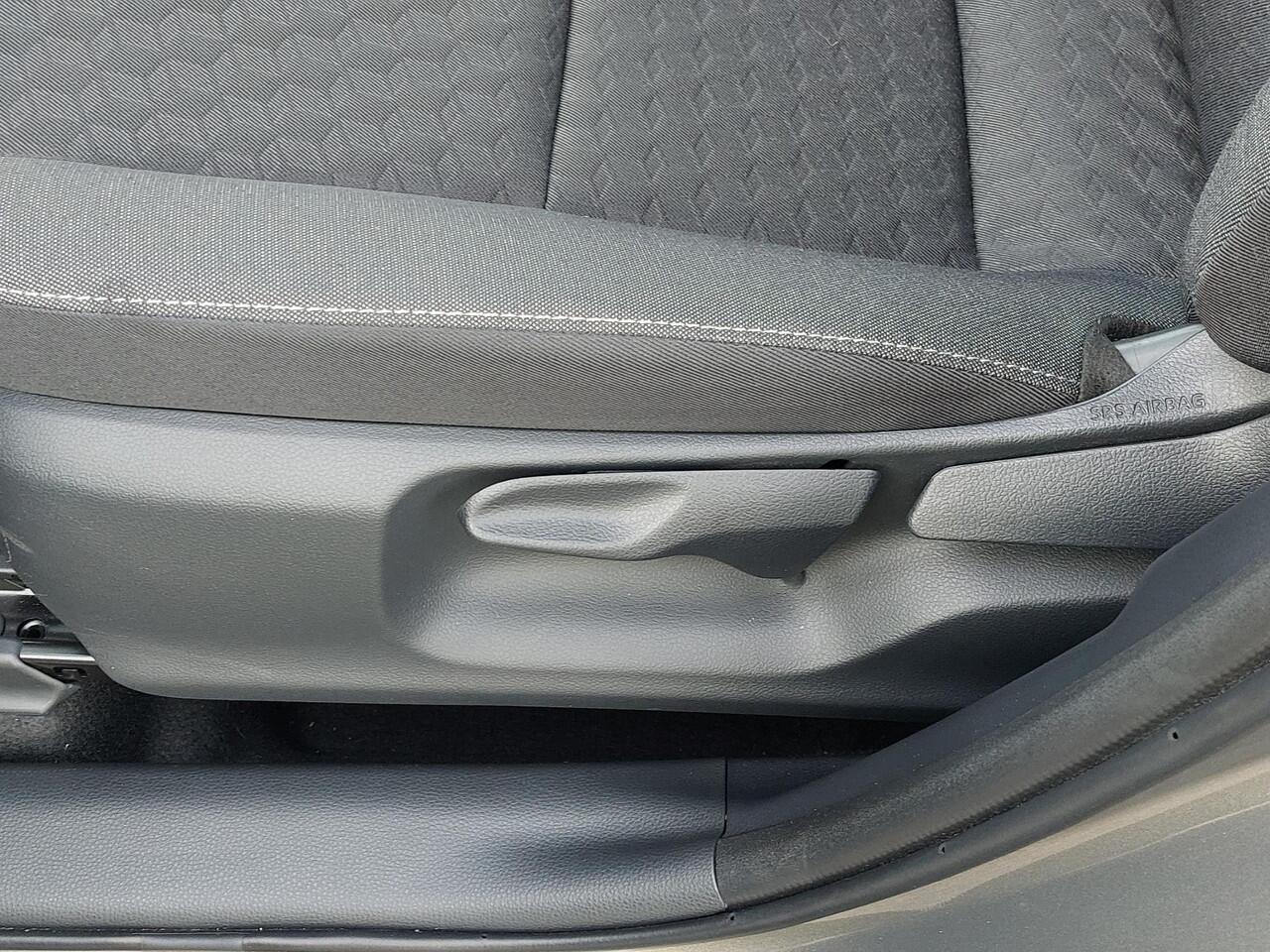 Toyota YARIS 1.5 Hybrid Active CRUISE | NAVI | NL-auto | rijklaarprijs !!