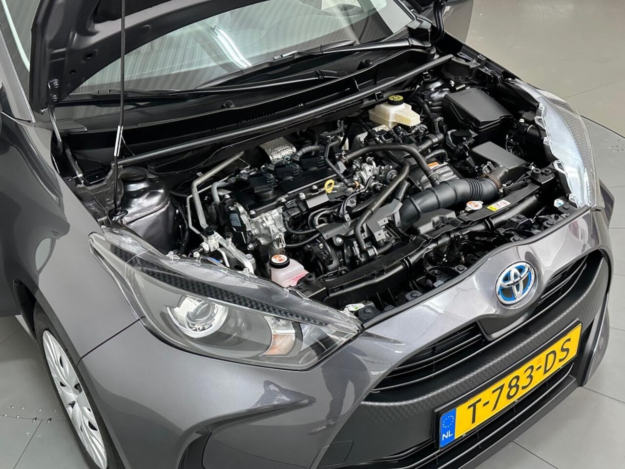 Toyota YARIS 1.5 HYBRID ACTIVE CAMERA NAVI