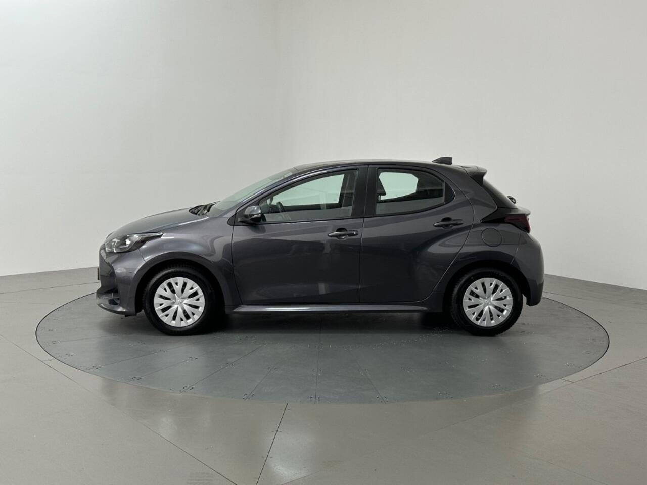 Toyota YARIS 1.5 HYBRID ACTIVE CAMERA NAVI