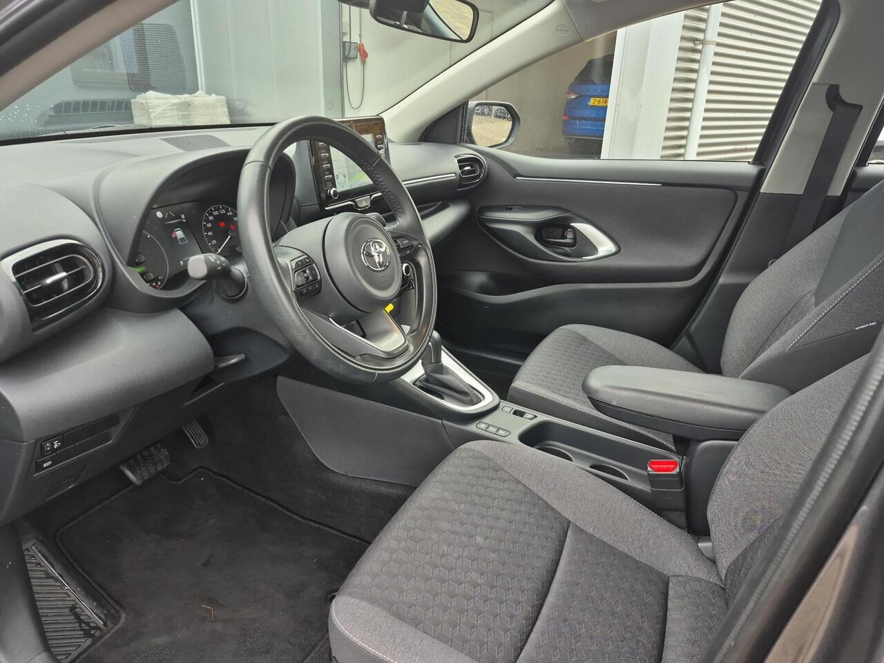 Toyota YARIS 1.5 Hybrid Active **NAVIGATIE/ PARKEERCAMERA/ GARANTIE**