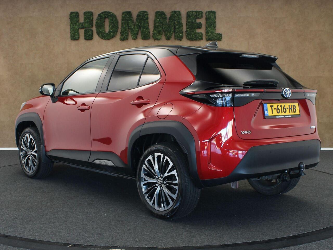 Toyota YARIS Cross 1.5 Hybrid Executive - TREKHAAK 750KG GEREMD TREKGEWICHT - HEAD-UP DISPLAY - JBL GELUIDSINSTALLATIE - PARKEERSENSOREN VOOR EN ACHTER - DODEHOEK DETECTIE - ELEKTRISCHE ACHTERKLEP - VOORRUIT, STUUR EN STOEL VERWARMING - DRAADLOZE TELEFOONLADER - NAVI