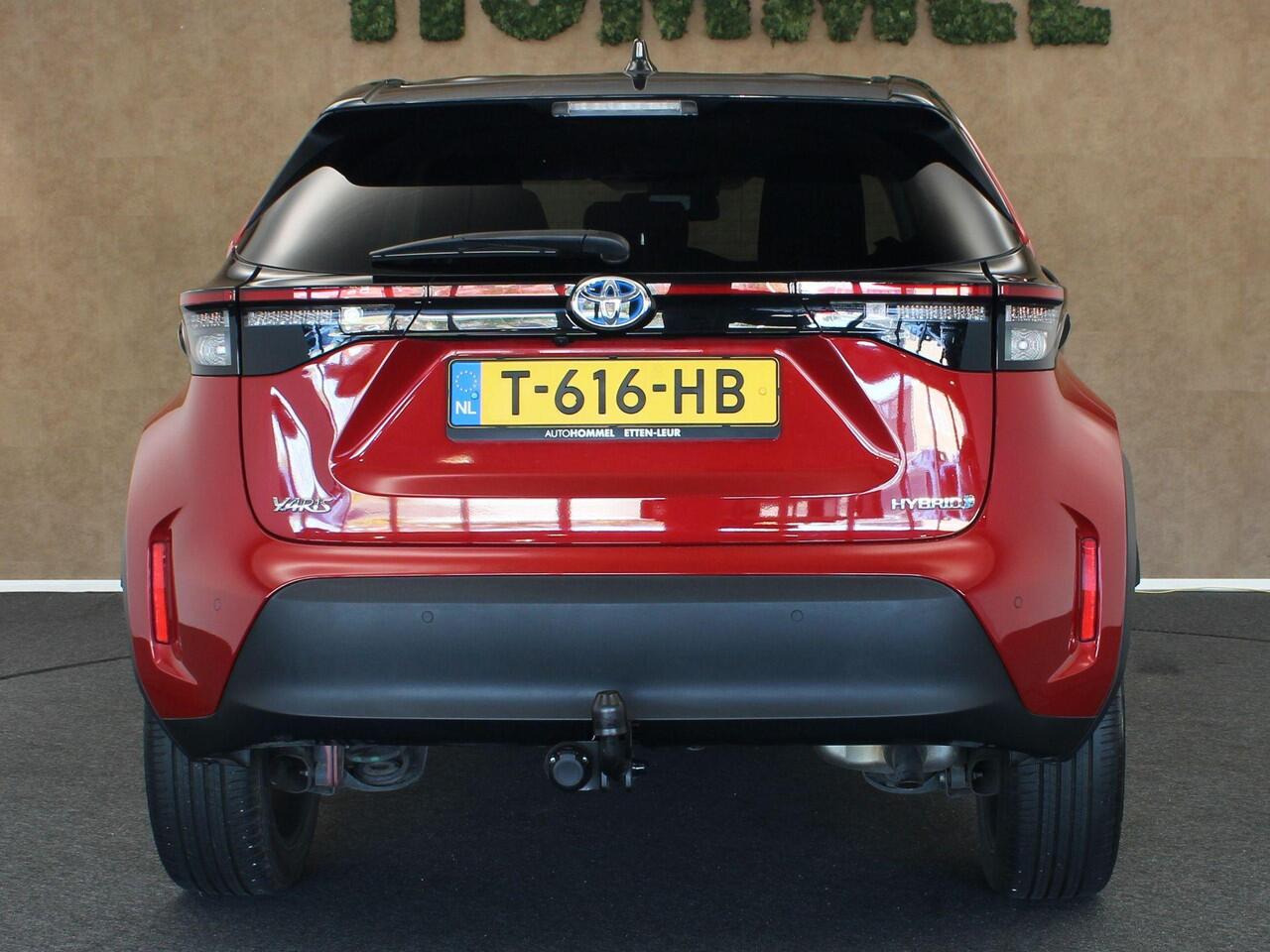 Toyota YARIS Cross 1.5 Hybrid Executive - TREKHAAK 750KG GEREMD TREKGEWICHT - HEAD-UP DISPLAY - JBL GELUIDSINSTALLATIE - PARKEERSENSOREN VOOR EN ACHTER - DODEHOEK DETECTIE - ELEKTRISCHE ACHTERKLEP - VOORRUIT, STUUR EN STOEL VERWARMING - DRAADLOZE TELEFOONLADER - NAVI