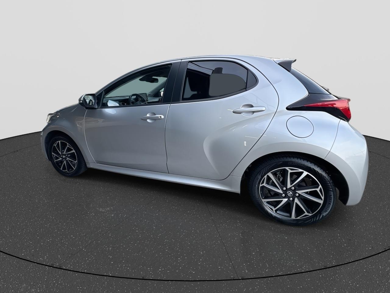 Toyota YARIS 1.5 Hybrid Dynamic | Rijklaar | 4 seizoen | AppleCarplay