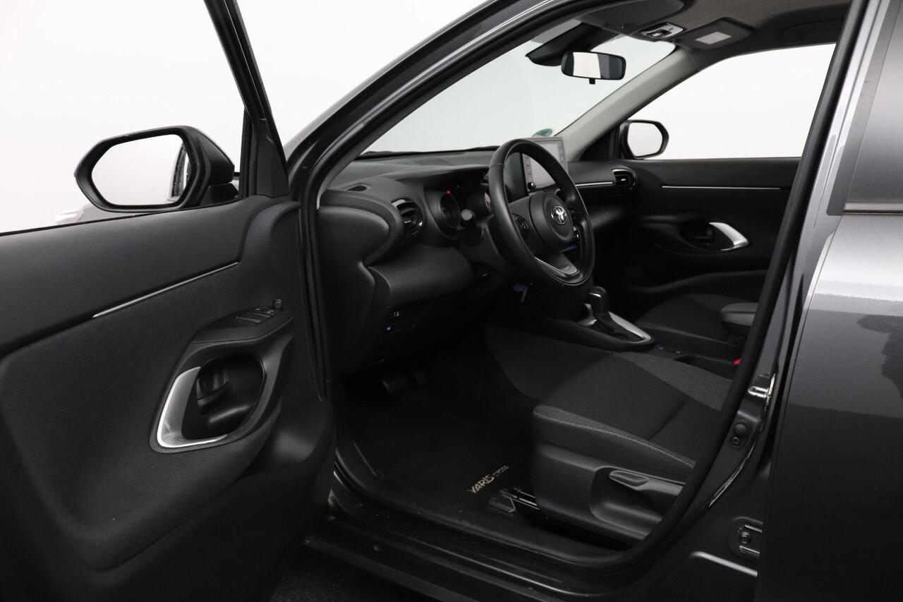 Toyota YARIS Cross 1.5 Hybrid Active | Camera | All-season banden | Carplay/Android Auto |