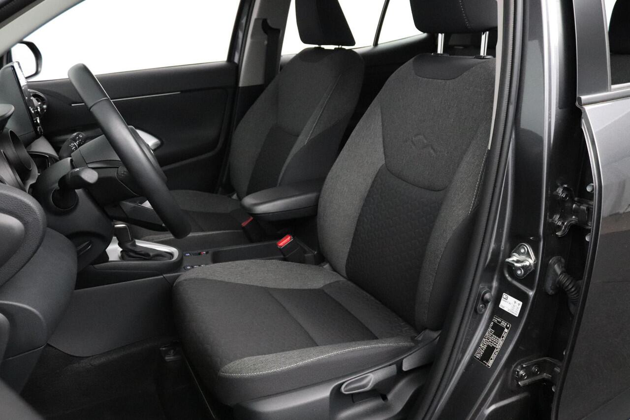 Toyota YARIS Cross 1.5 Hybrid Active | Camera | All-season banden | Carplay/Android Auto |