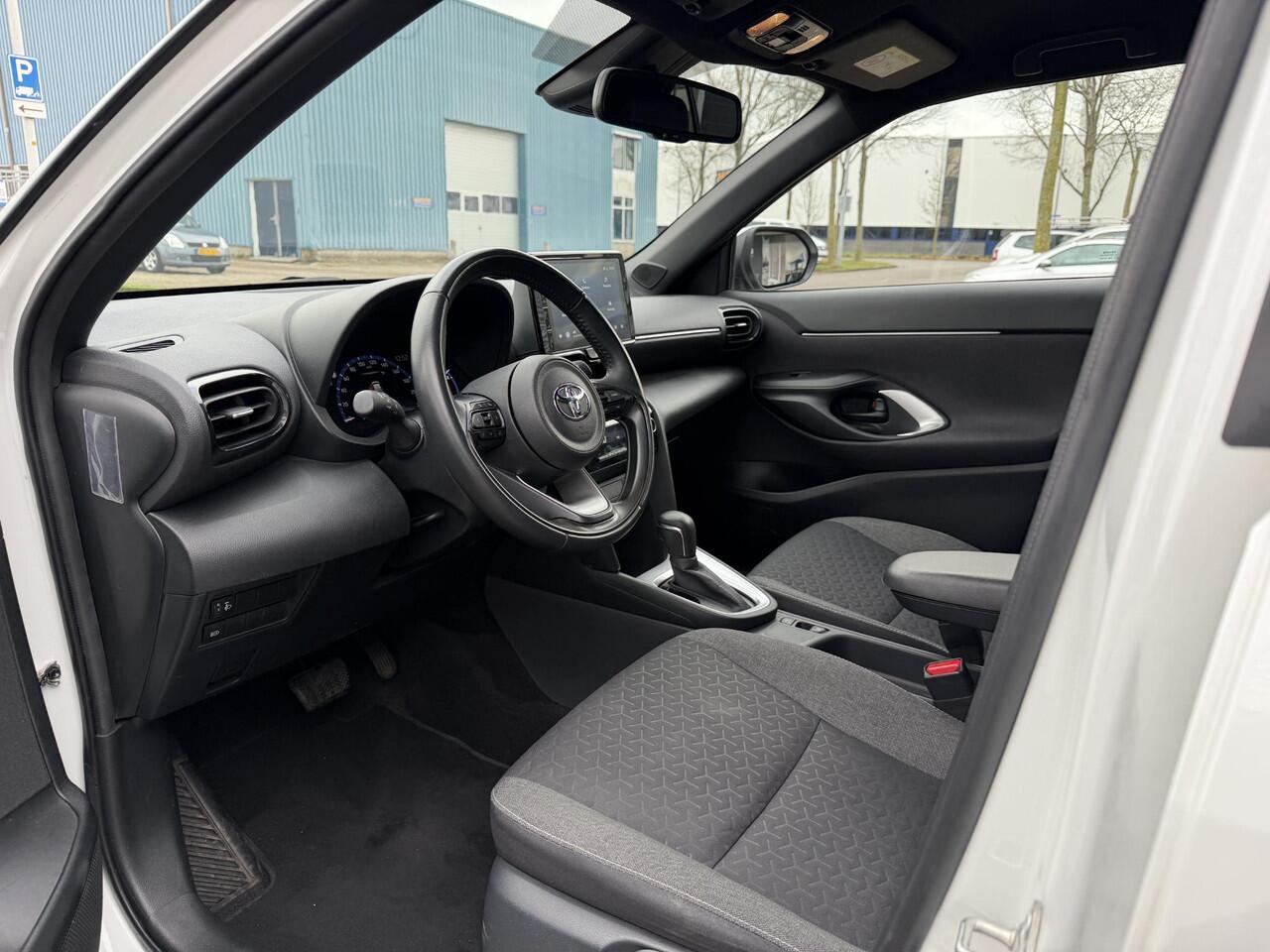 Toyota YARIS Cross 1.5 Hybrid 115 Dynamic sidesteps l Camera l Navigatie