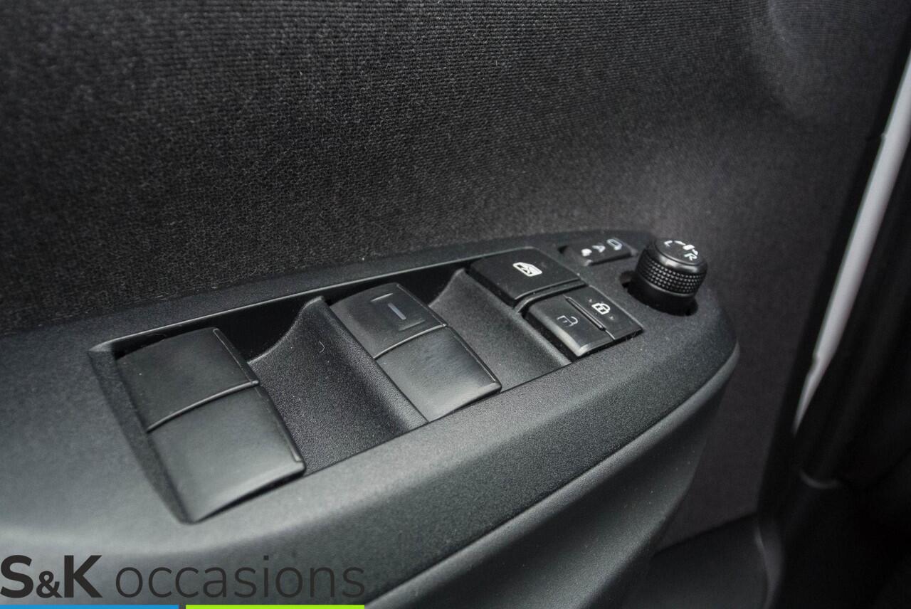 Toyota YARIS 1.5 VVT-i Dynamic PDC ACC Camera Lane Assist