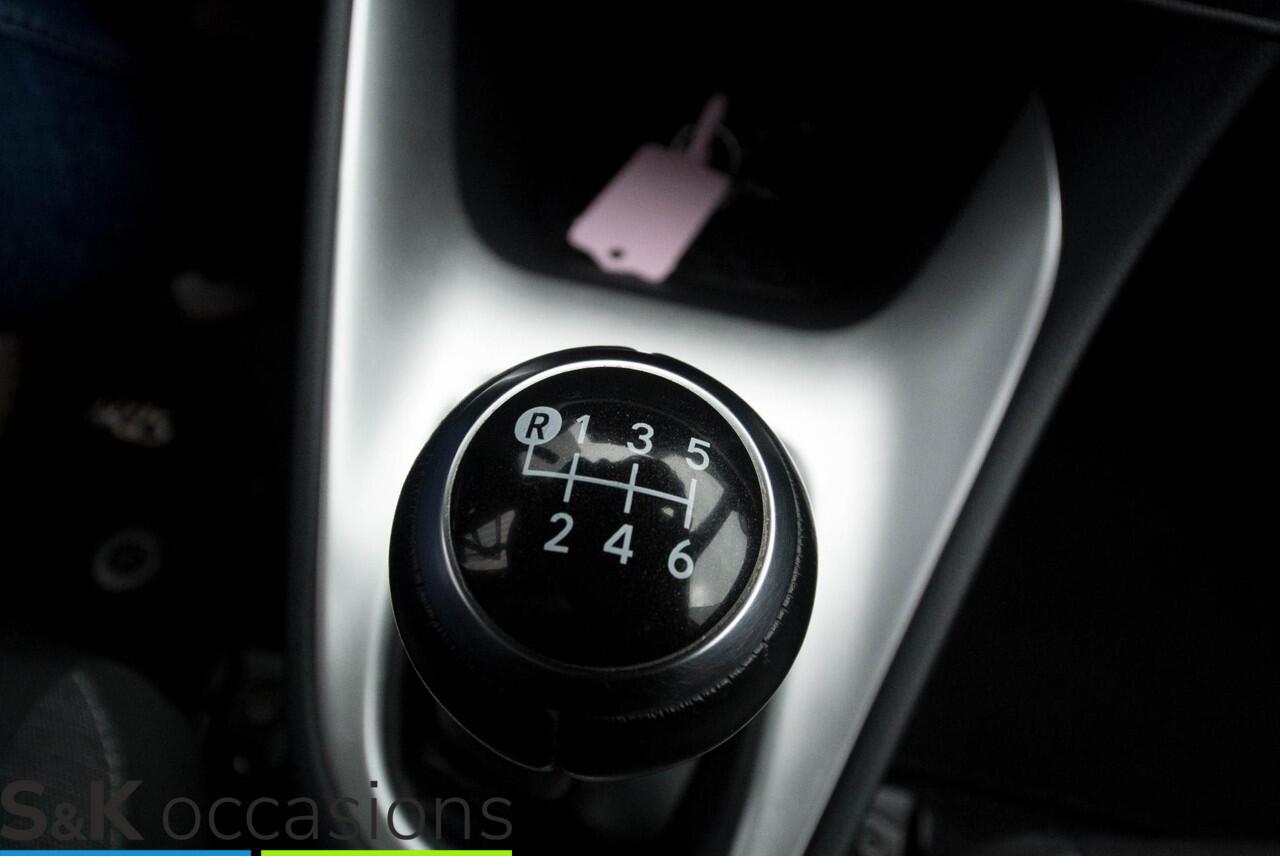 Toyota YARIS 1.5 VVT-i Dynamic PDC ACC Camera Lane Assist