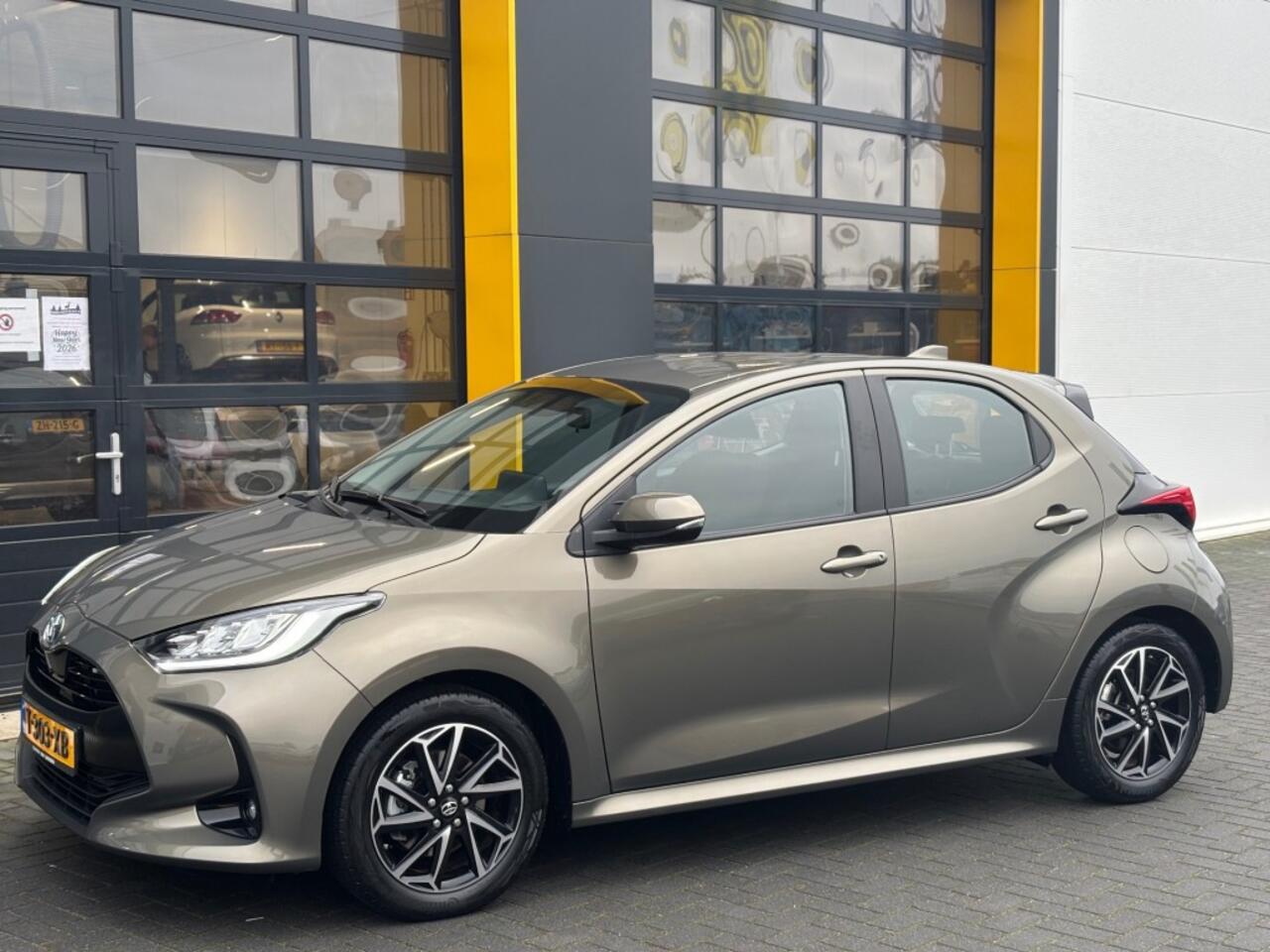 Toyota YARIS 1.5 Hybrid Dynamic Camera 1e Eigenaar Dealer Onderhouden