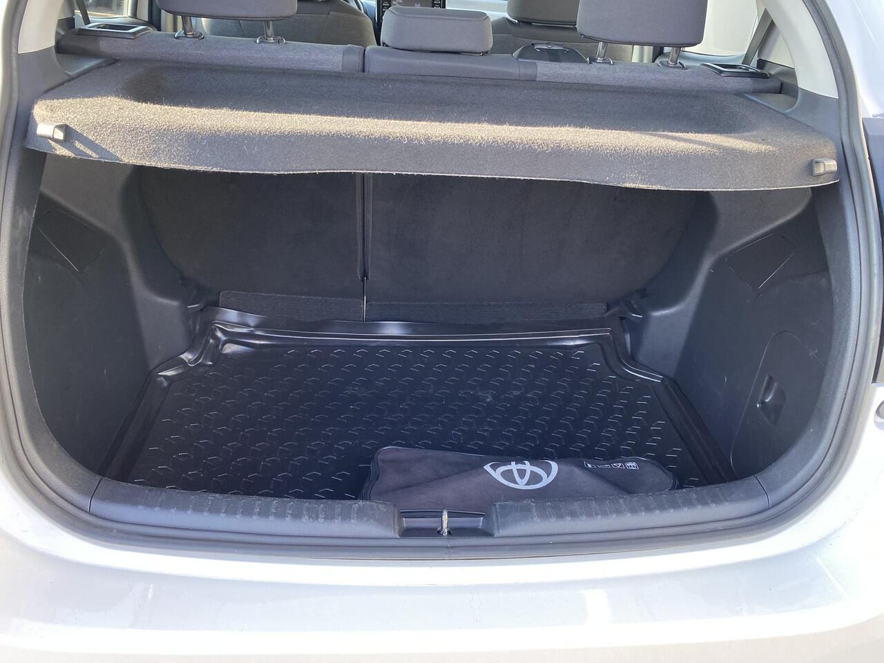 Toyota YARIS 1.5 Hybrid 115 Active Apple Carplay/ Android auto Navigatie, Achteruitrijcamera, Adaptieve cruise control, BTW-auto