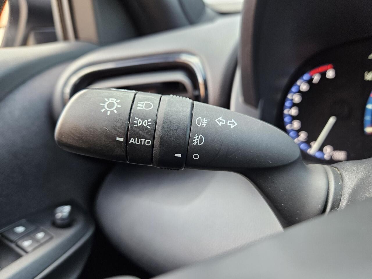 Toyota YARIS Cross 1.5 VVT-I Dynamic | Handgeschakeld | Trekhaak | 1350 KG Trekgewicht | Origineel NL