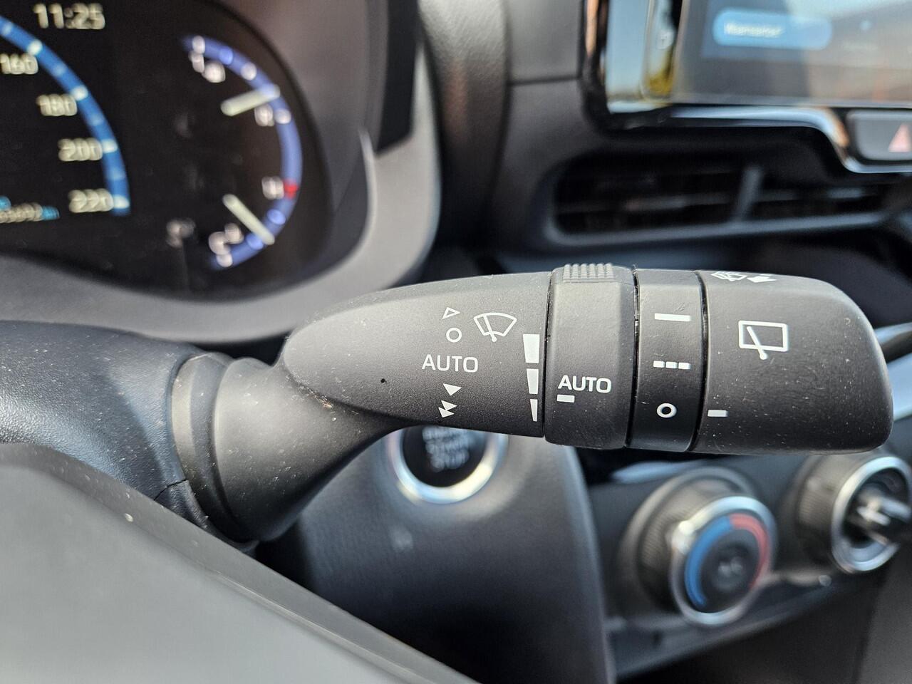 Toyota YARIS Cross 1.5 VVT-I Dynamic | Handgeschakeld | Trekhaak | 1350 KG Trekgewicht | Origineel NL