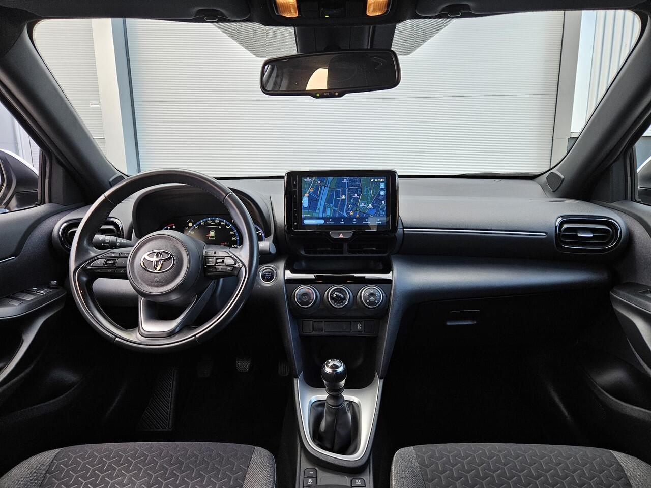 Toyota YARIS Cross 1.5 VVT-I Dynamic | Handgeschakeld | Trekhaak | 1350 KG Trekgewicht | Origineel NL