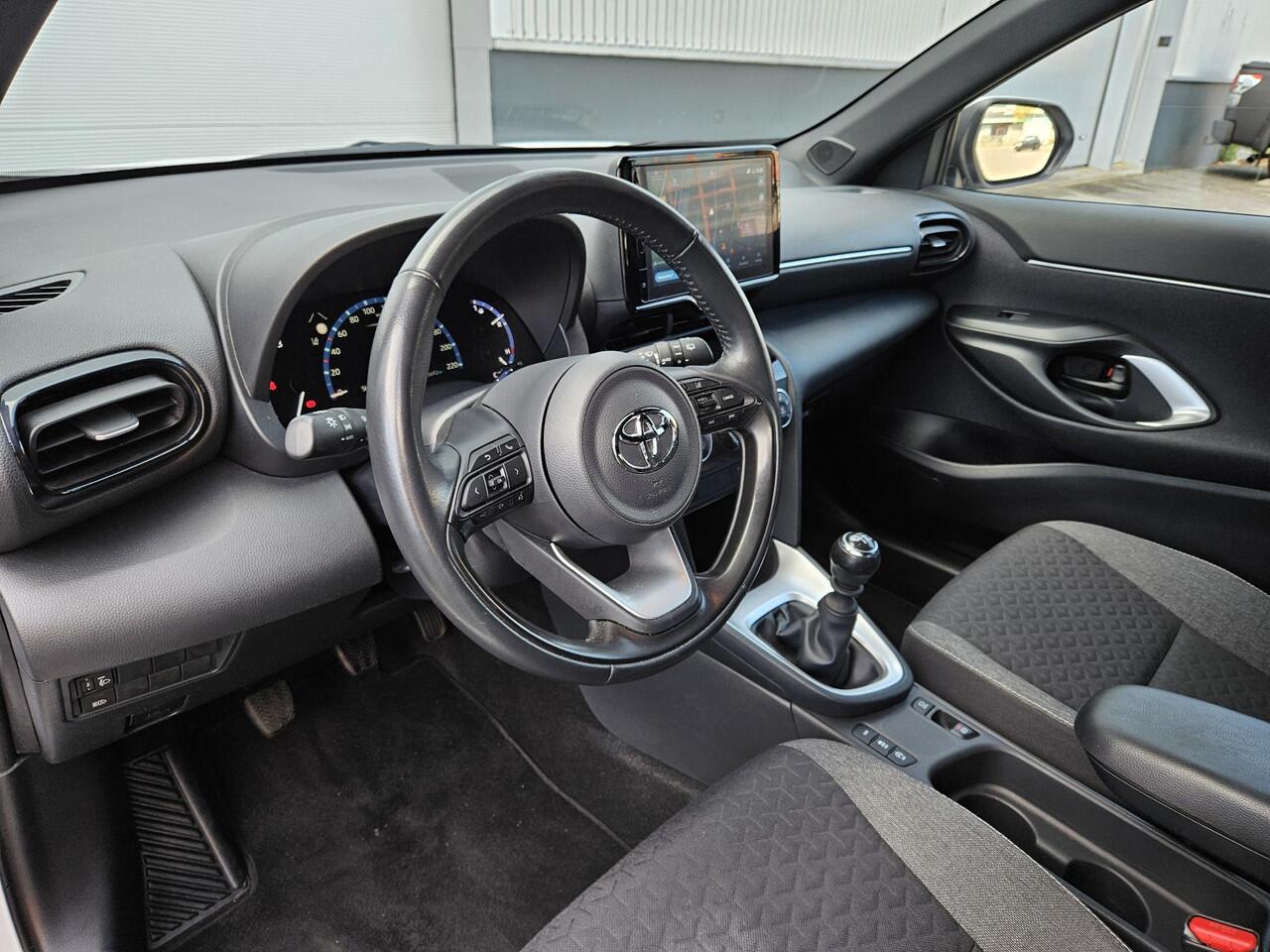 Toyota YARIS Cross 1.5 VVT-I Dynamic | Handgeschakeld | Trekhaak | 1350 KG Trekgewicht | Origineel NL