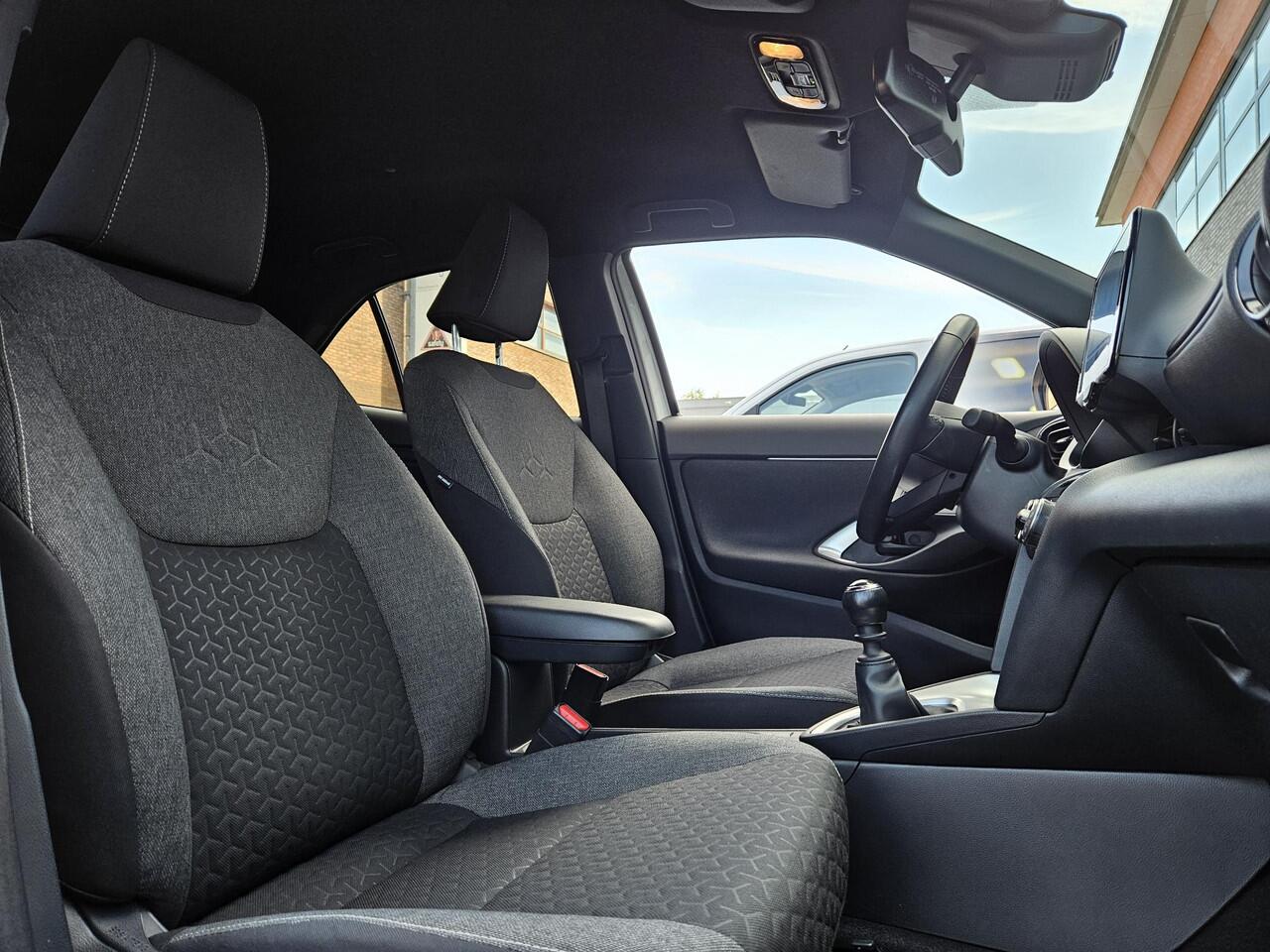 Toyota YARIS Cross 1.5 VVT-I Dynamic | Handgeschakeld | Trekhaak | 1350 KG Trekgewicht | Origineel NL