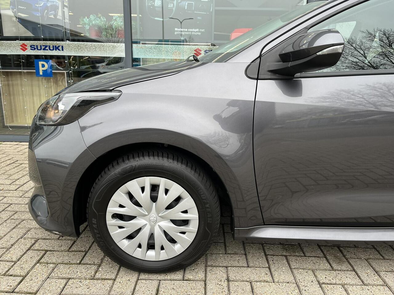 Toyota YARIS 1.5 VVT-i Active
