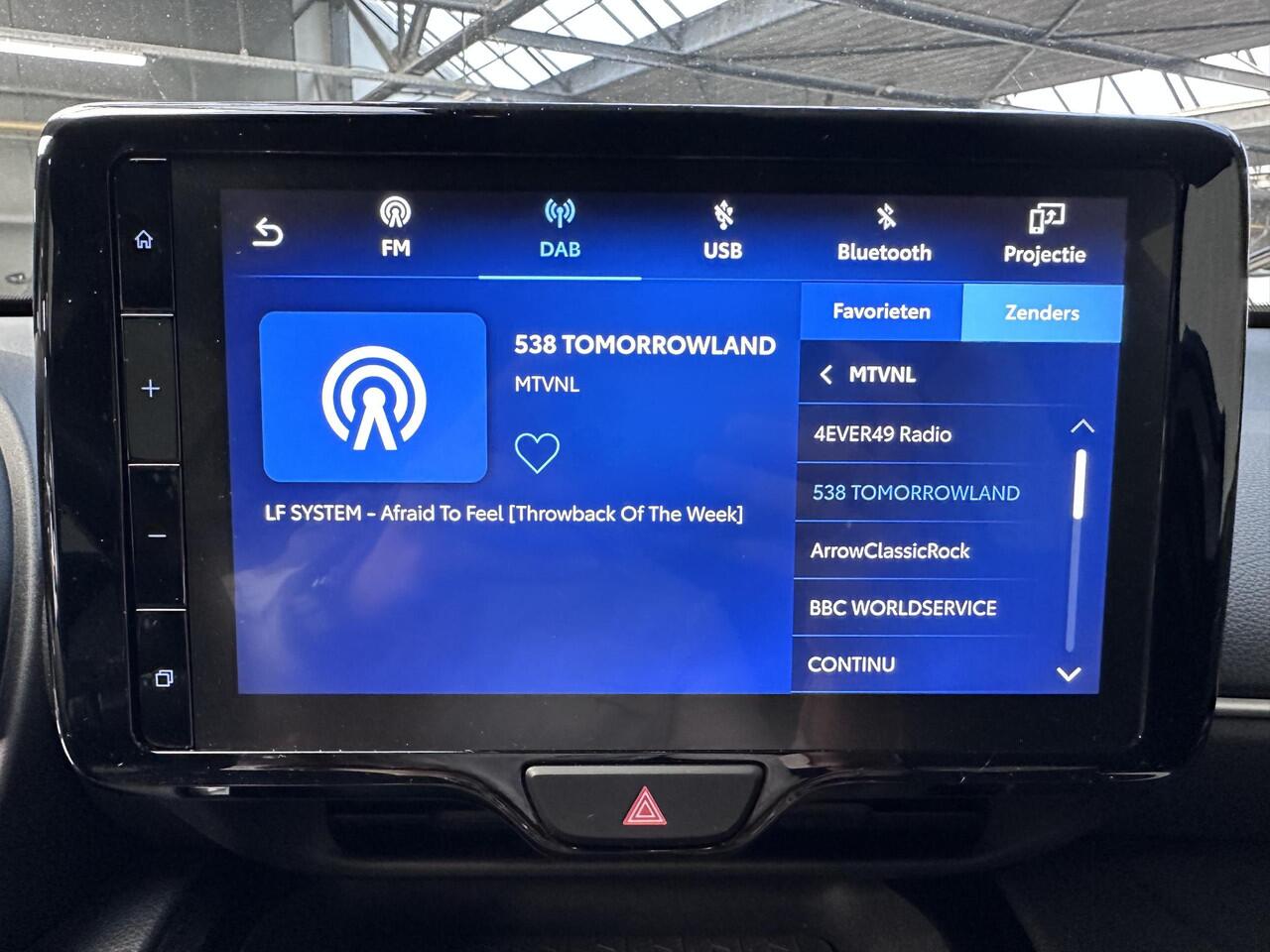 Toyota YARIS Cross 1.5 Hybrid , AWD , Stoelverwarming, 17'' LM Velgen