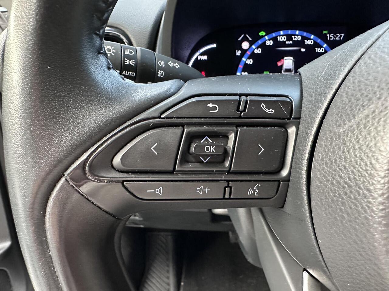 Toyota YARIS Cross 1.5 Hybrid , AWD , Stoelverwarming, 17'' LM Velgen