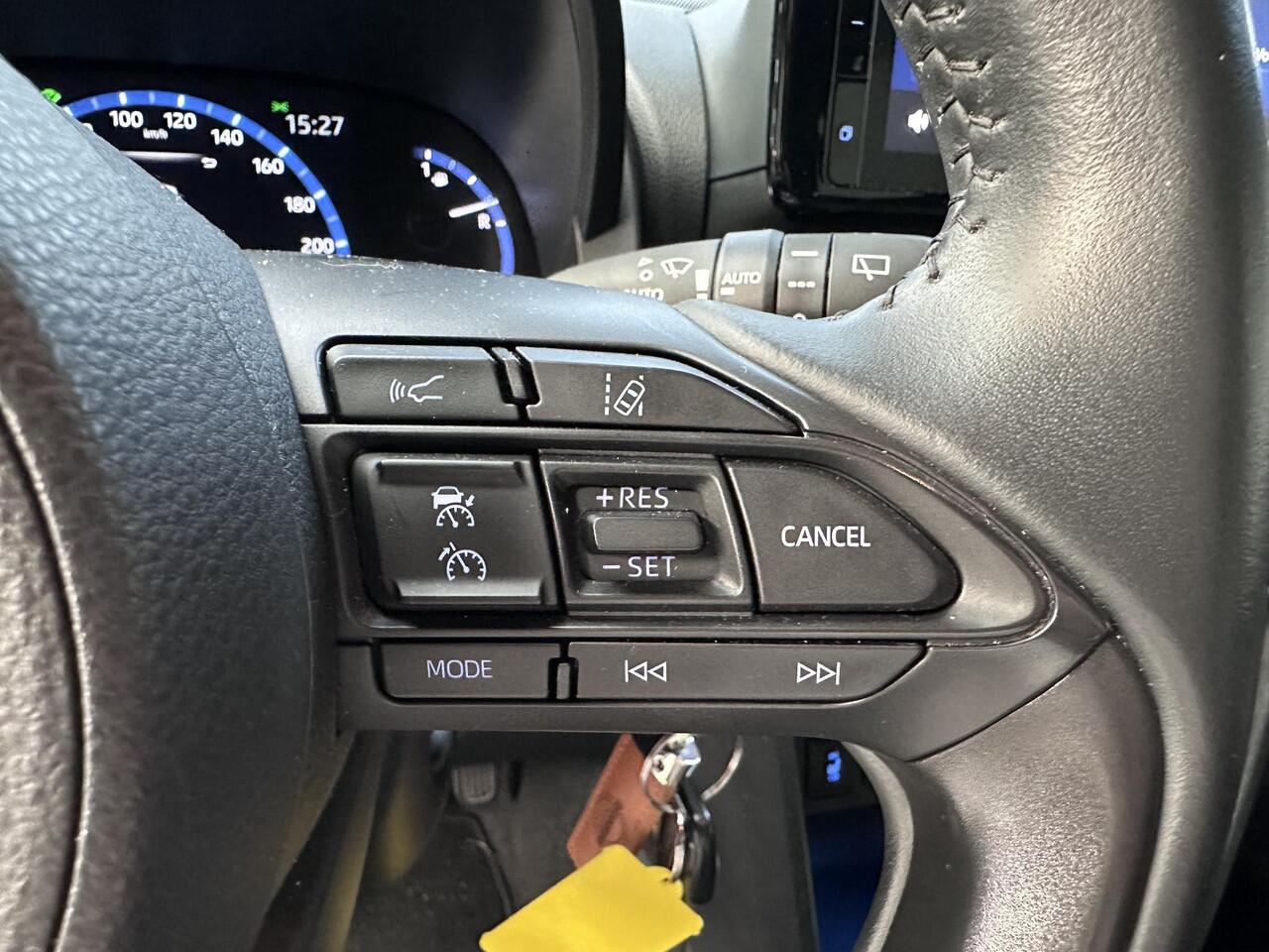 Toyota YARIS Cross 1.5 Hybrid , AWD , Stoelverwarming, 17'' LM Velgen