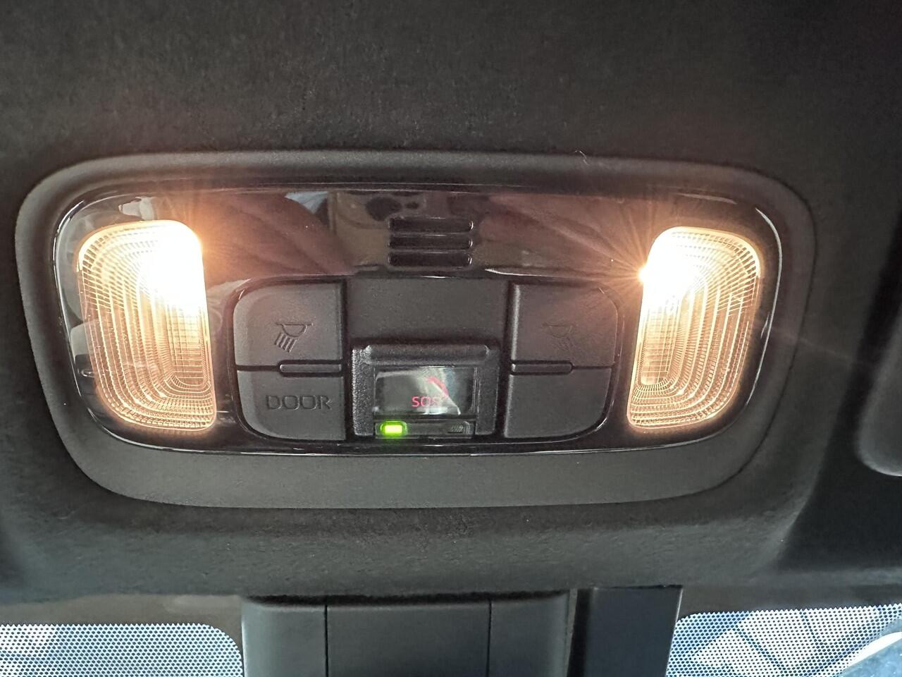 Toyota YARIS Cross 1.5 Hybrid , AWD , Stoelverwarming, 17'' LM Velgen