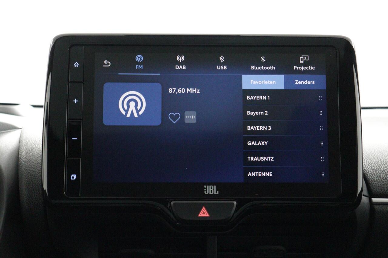 Toyota YARIS 1.5 Hybrid Executive | Limited | Head-up Display | Panoramadak| Bi-tone |