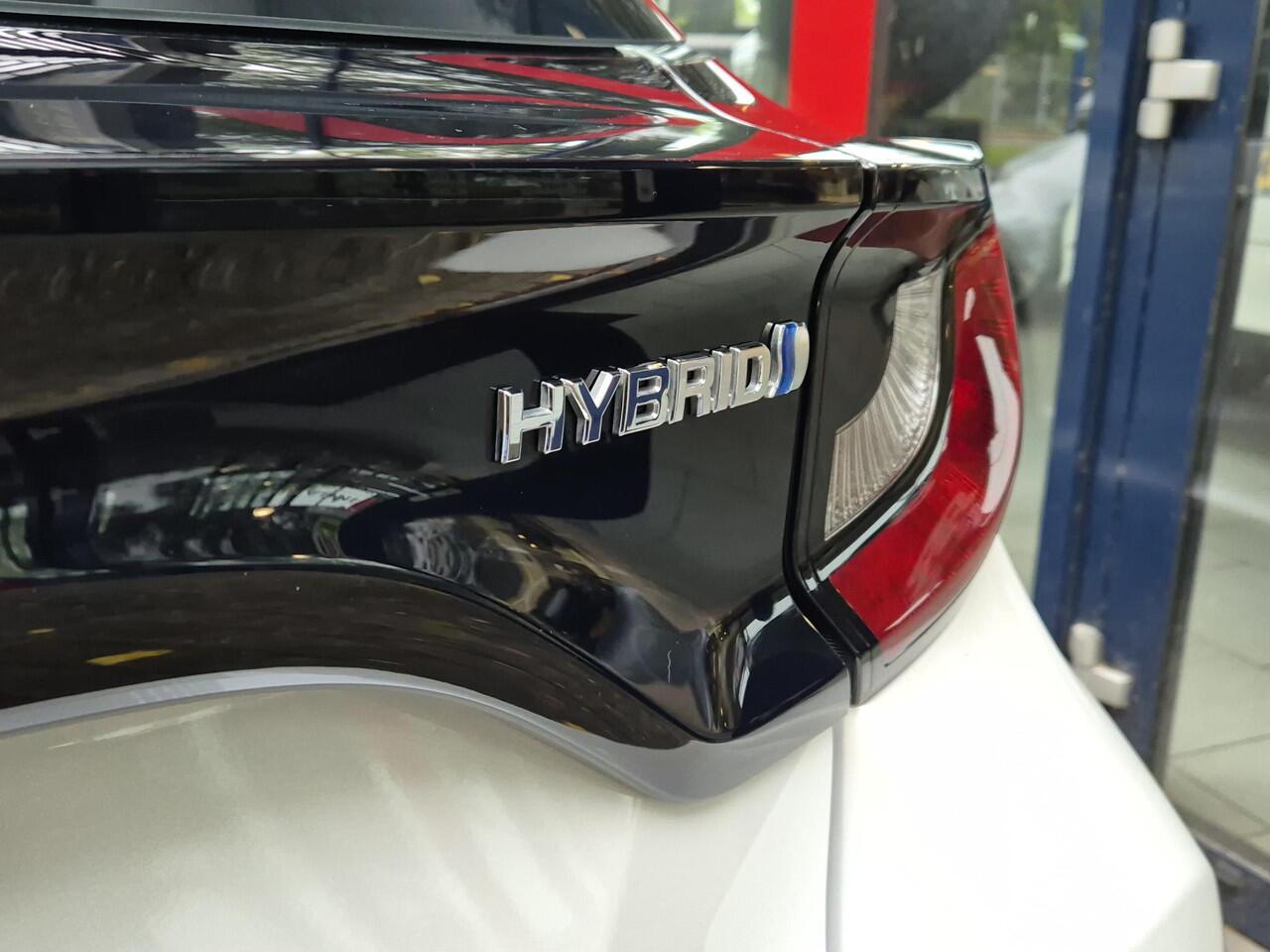 Toyota YARIS 1.5 Hybrid AUTOMAAT | Navigatie via Smartphone | Apple Carplay | Climate Control | Cruise Control | Parkeercamera