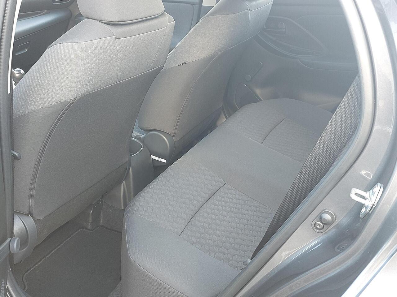 Toyota YARIS 1.5 VVT-i Active APP. NAVI | NL-auto | rijklaarprijs !!