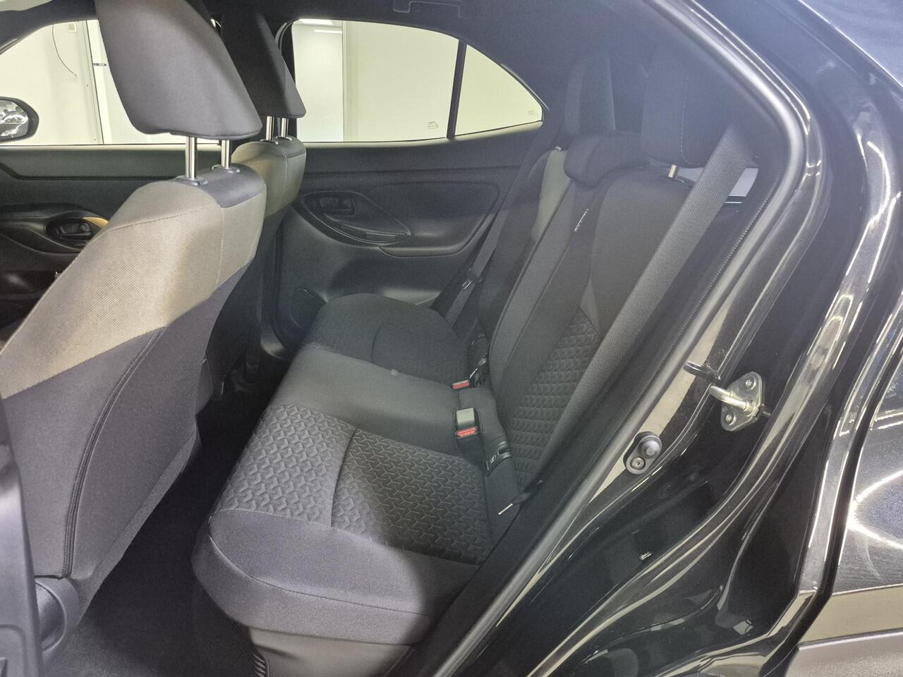 Toyota YARIS Cross 1.5 Hybrid Explore | PDC V+A | Stoelverwarming | Full-LED | Keyless | Carplay draadloos |