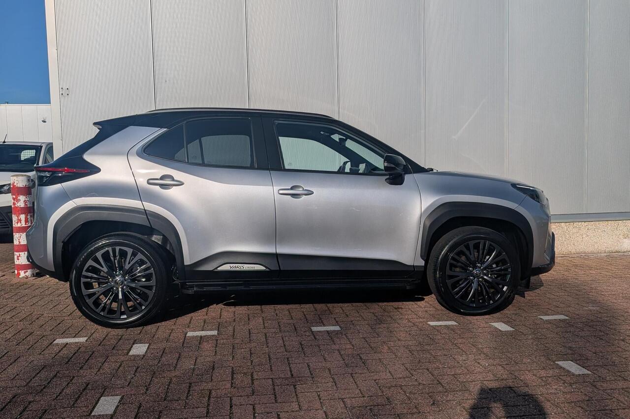 Toyota YARIS Cross 1.5 Hybrid Adventure Trekhaak, stoel- & stuurverwarming, dodehoek detectie, keyless, navigatie Apple CarPlay/Android Auto