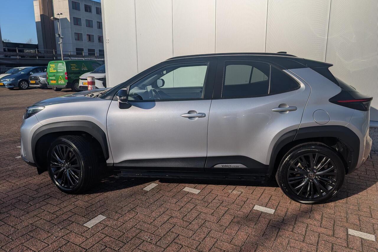 Toyota YARIS Cross 1.5 Hybrid Adventure Trekhaak, stoel- & stuurverwarming, dodehoek detectie, keyless, navigatie Apple CarPlay/Android Auto