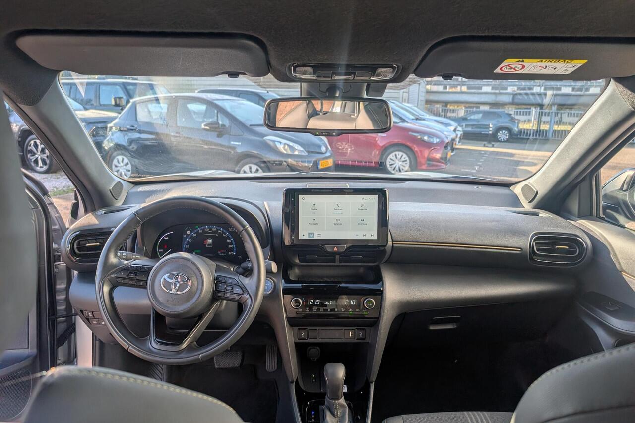 Toyota YARIS Cross 1.5 Hybrid Adventure Trekhaak, stoel- & stuurverwarming, dodehoek detectie, keyless, navigatie Apple CarPlay/Android Auto