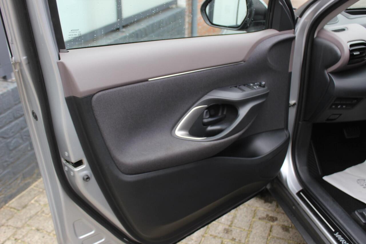 Toyota YARIS Cross 1.5 Hybrid Executive Navi/Carplay, Bliss, Elek achterklep, JBL, Enz