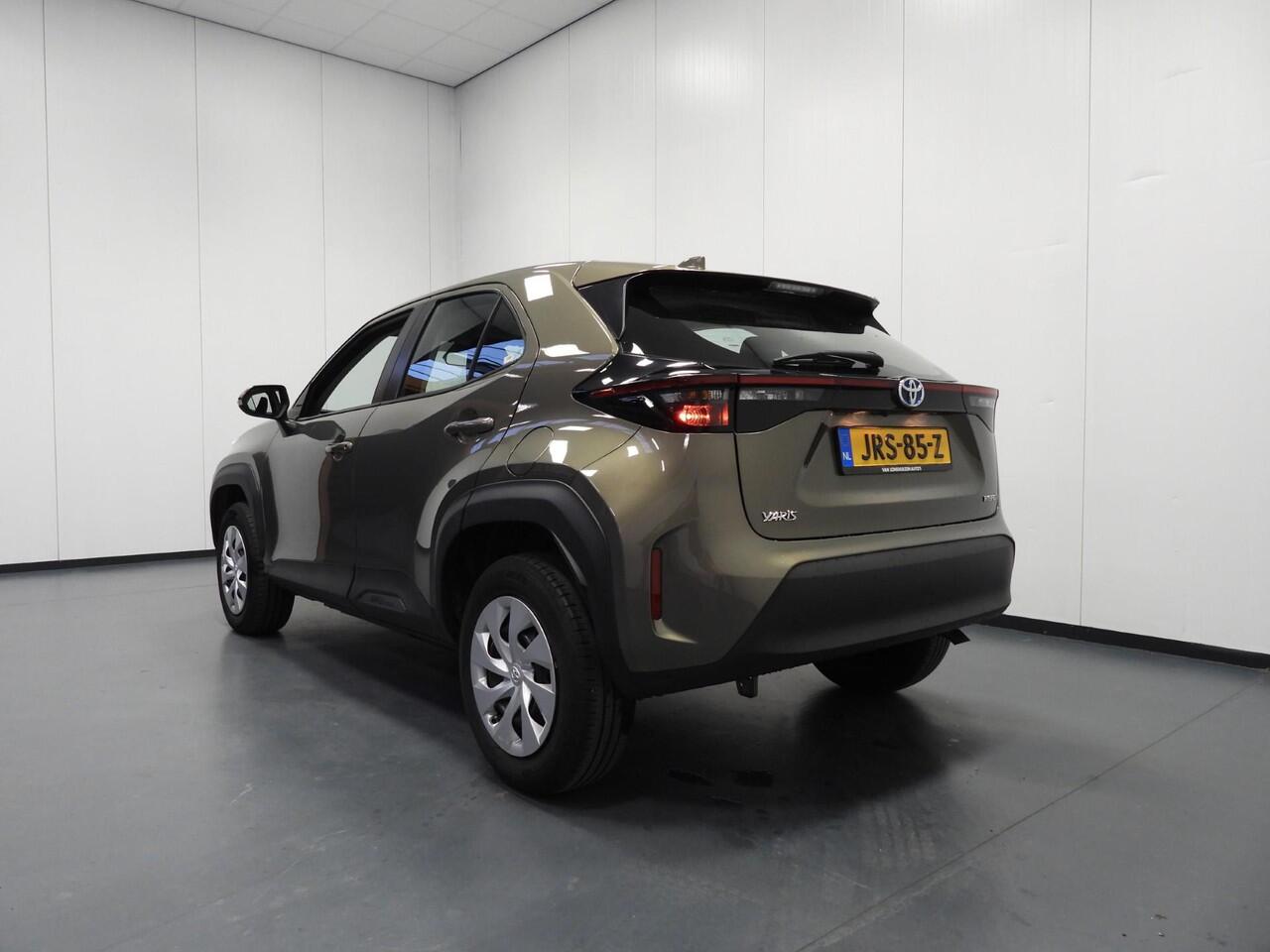 Toyota YARIS Cross 1.5 Hybrid Active NAVI-APP/CAMERA/CLIMA/ADAPT.CRUISE!