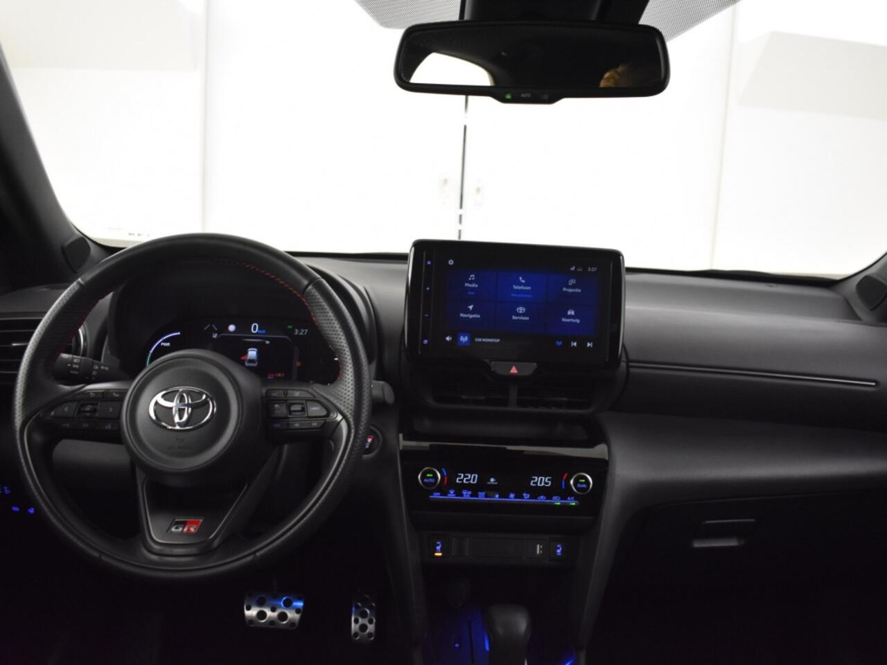Toyota YARIS Cross 1.5 Hybrid GR Sport | Stoelverwarming | BLIS | Parkeersensoren V