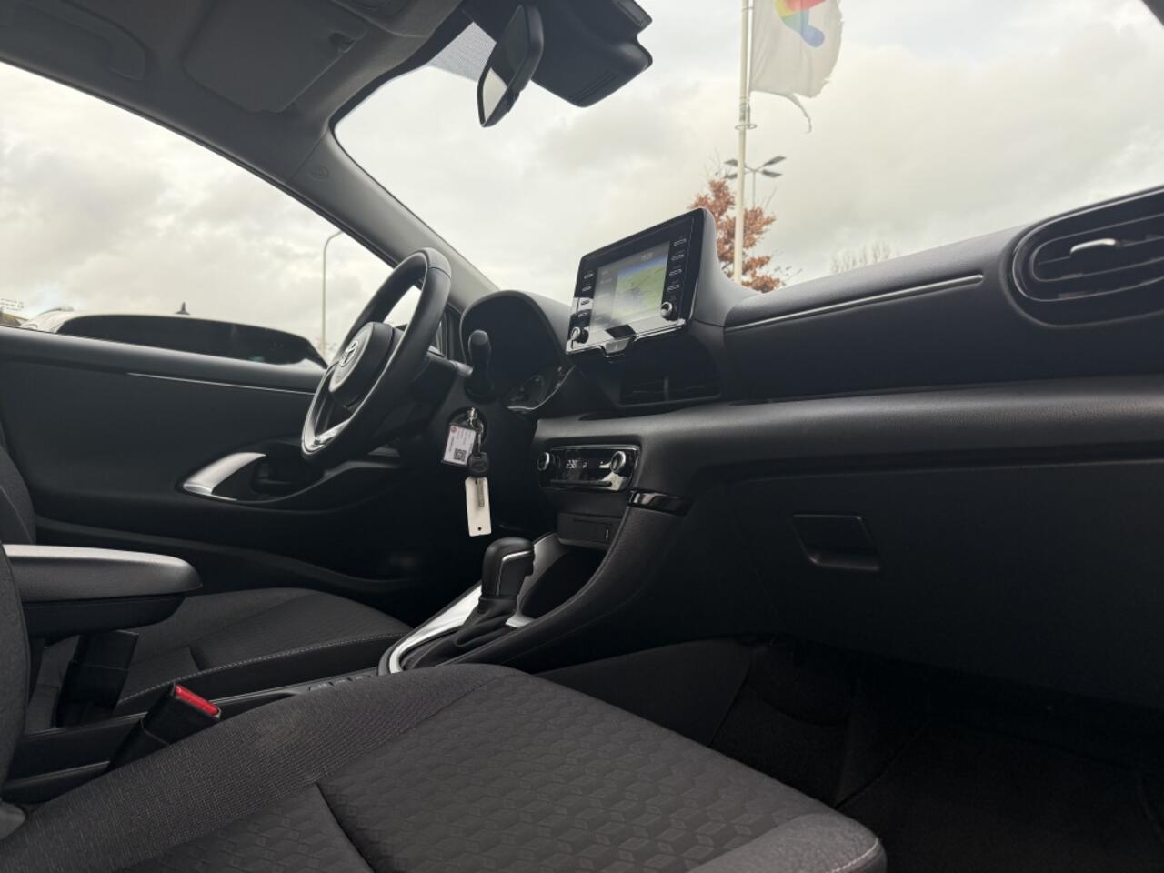 Toyota YARIS 1.5 Hyb. Active