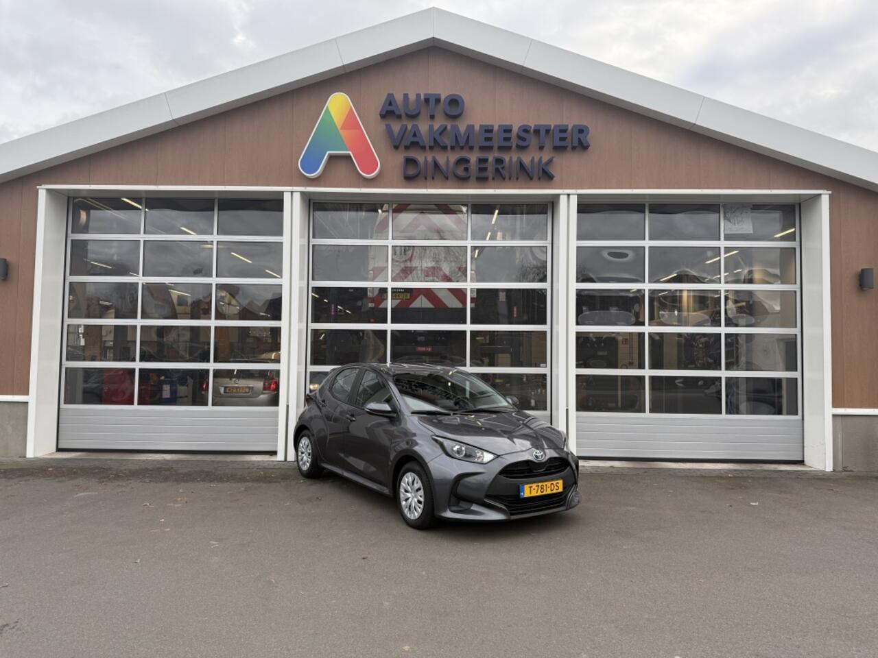 Toyota YARIS 1.5 Hyb. Active