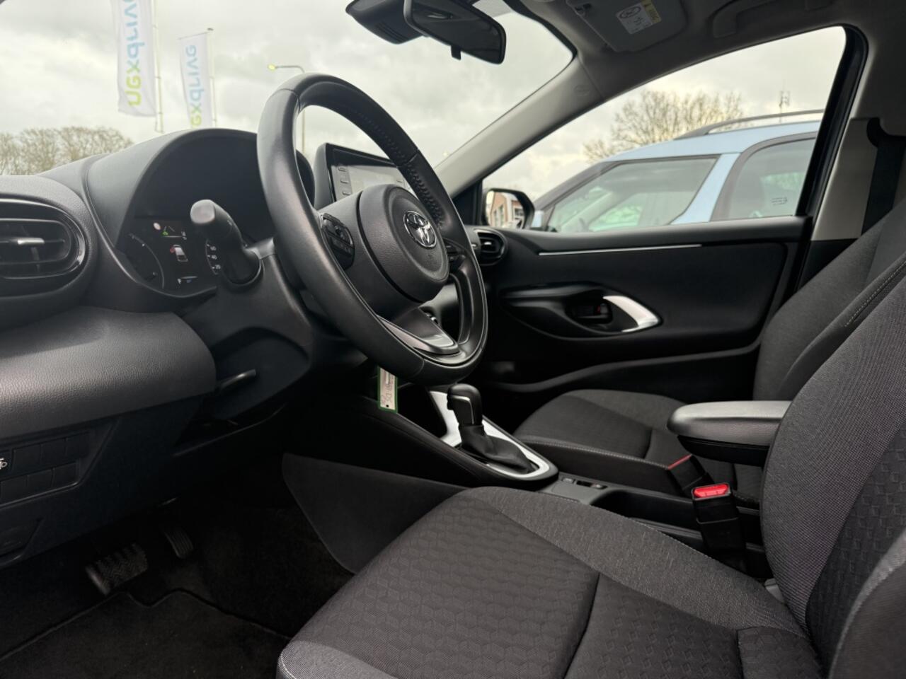 Toyota YARIS 1.5 Hyb. Active